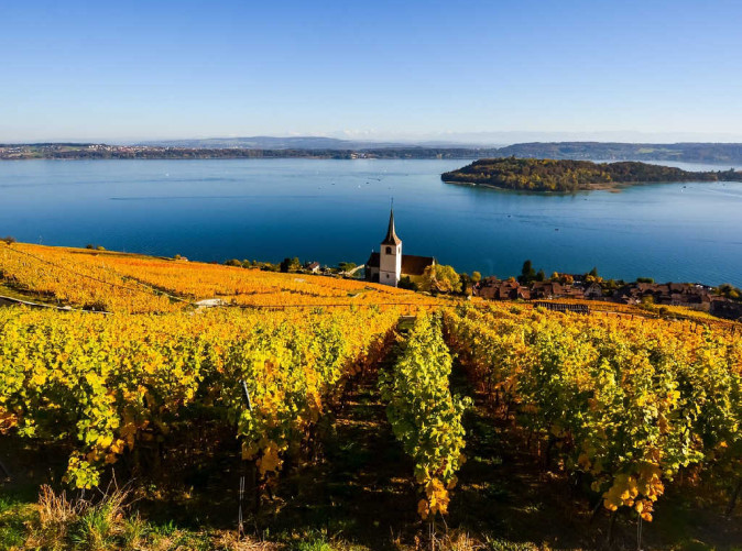 031_Schoene Aussichten Touristik lake-3665309_1280